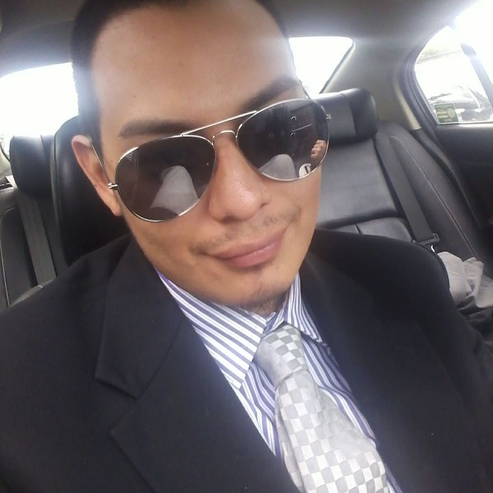 Meet your Posher, Carlos